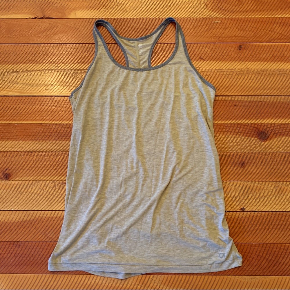 Women’s gap fit maternity Racerback tank medium